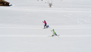Skieurs aux Confins