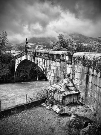 Le Pont Vieux de Saint-Martin à Sallanches