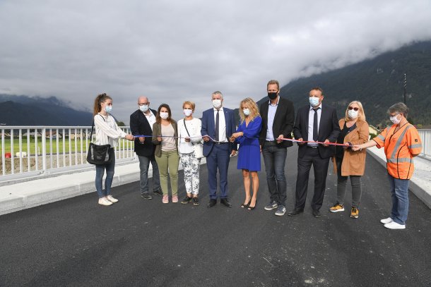 Martial Saddier, Président du Département de la Haute-Savoie, inaugure le pont du Champ des Mottes à Marignier le 24 août 2021.
