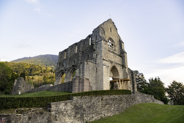 Ruines de l'église abbatiale Sainte-Marie d'Aulps. © Dep74 - L. Guette